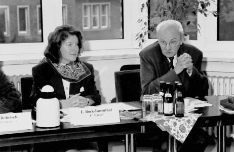 Prof. Dr. Erika Bock-Rosenthal am 23. November 1995 bei der Dekanekonferenz am damaligen Fachbereich Pflege. (Foto: FB Gesundheit) 