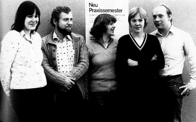 September 1979: Die Studierenden des Fachbereichs Wirtschaft, die erstmals das neu eingeführte Praxissemester absolvierten, treffen sich zu einem Erfahrungsaustausch. (Foto: FH Münster/Archiv)